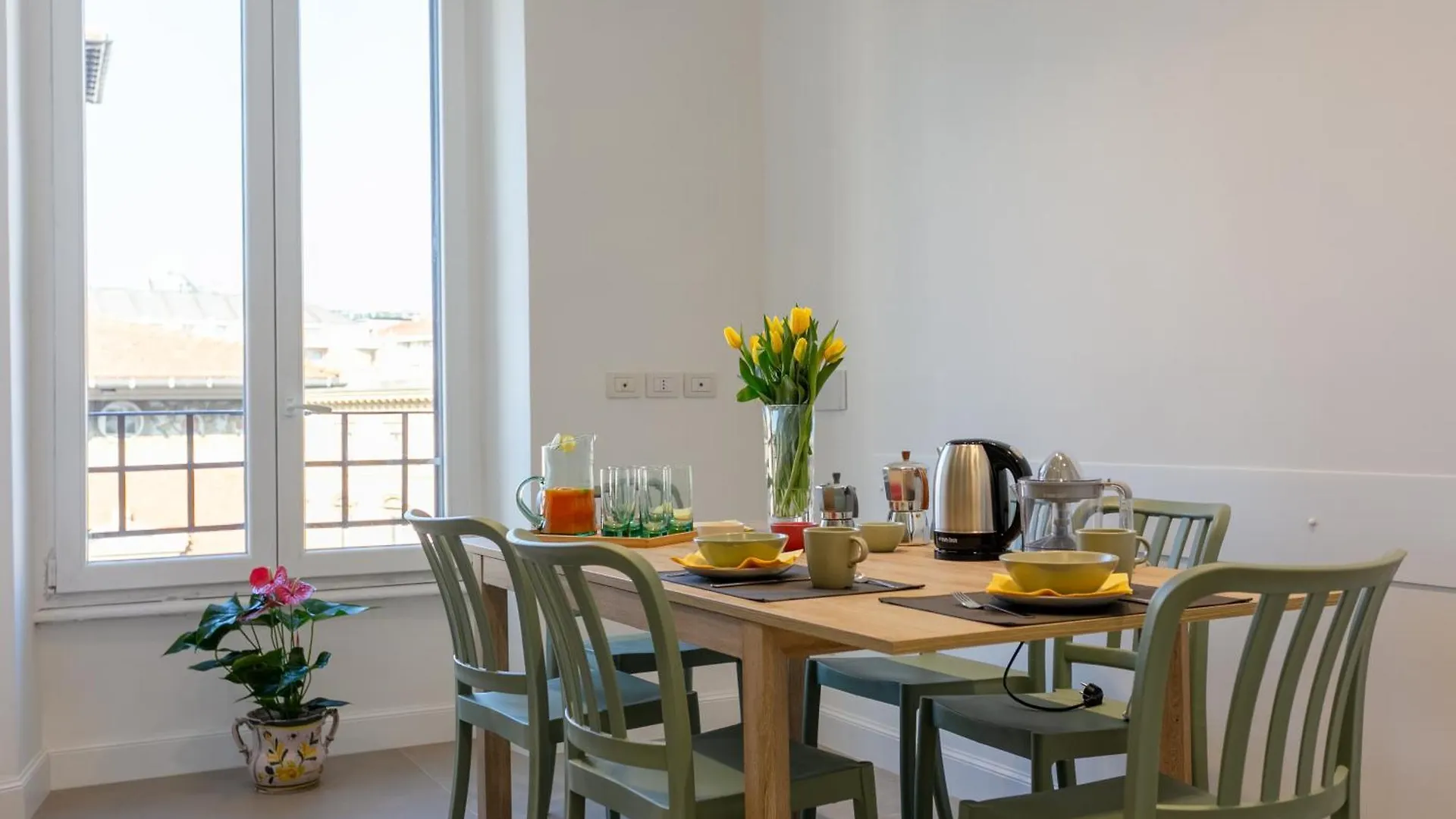 Elegance And Style In The Heart Of Rome Apartment