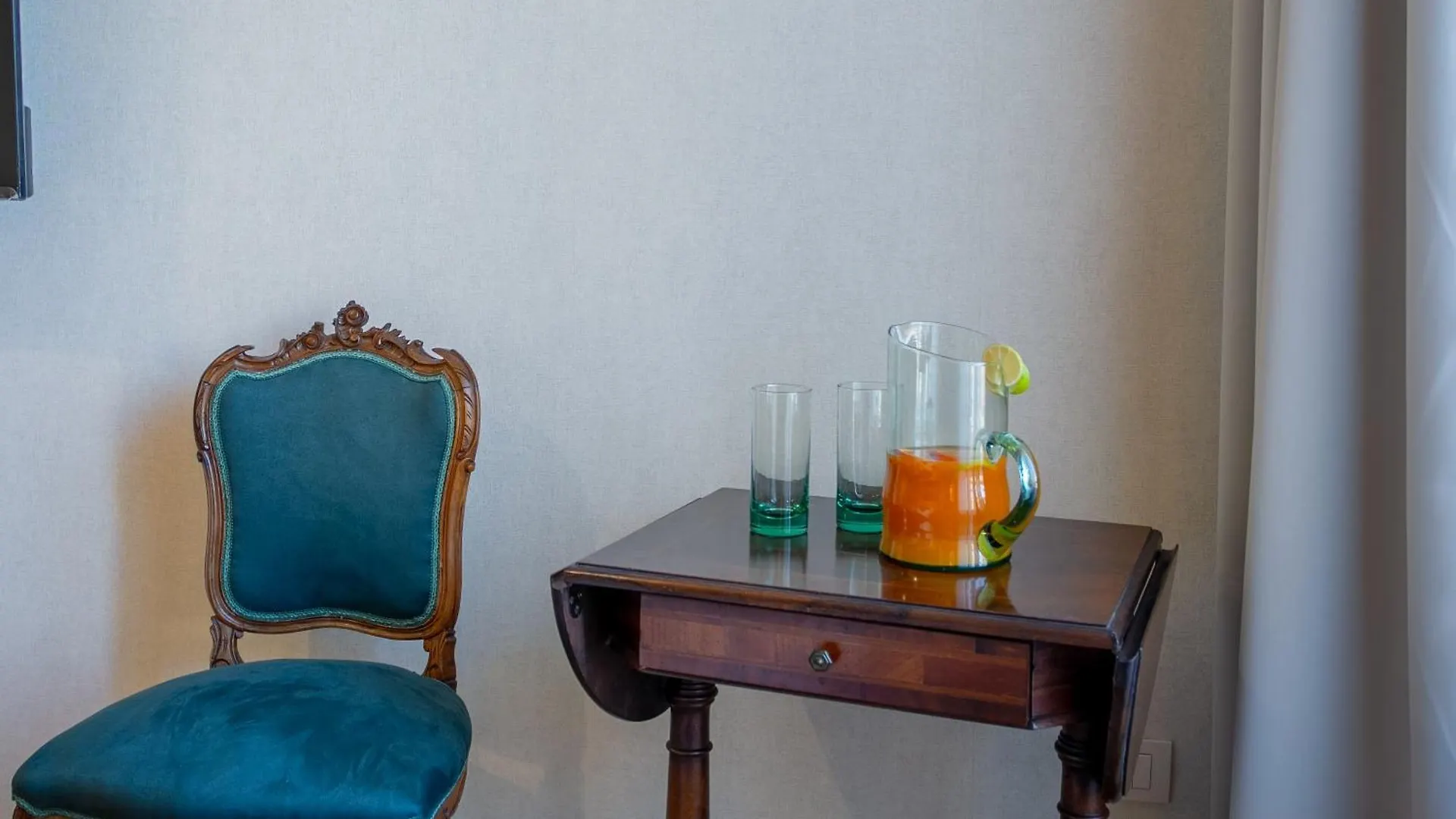 Elegance And Style In The Heart Of Rome Apartment Italy