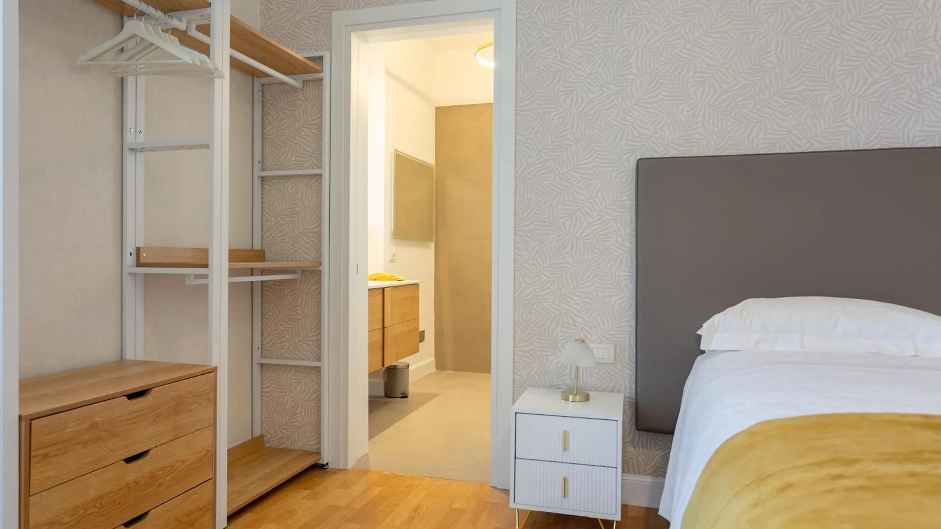 Elegance And Style In The Heart Of Rome Apartment Italy