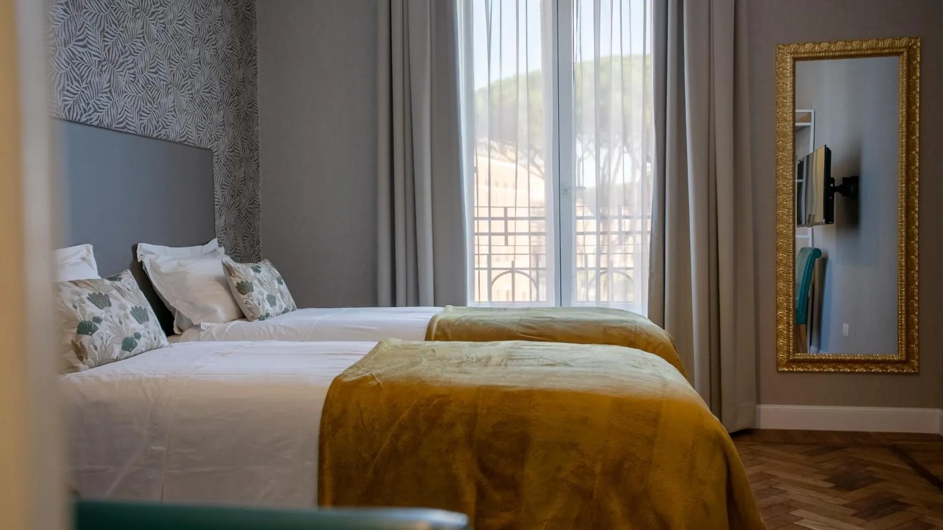Elegance And Style In The Heart Of Rome Apartment
