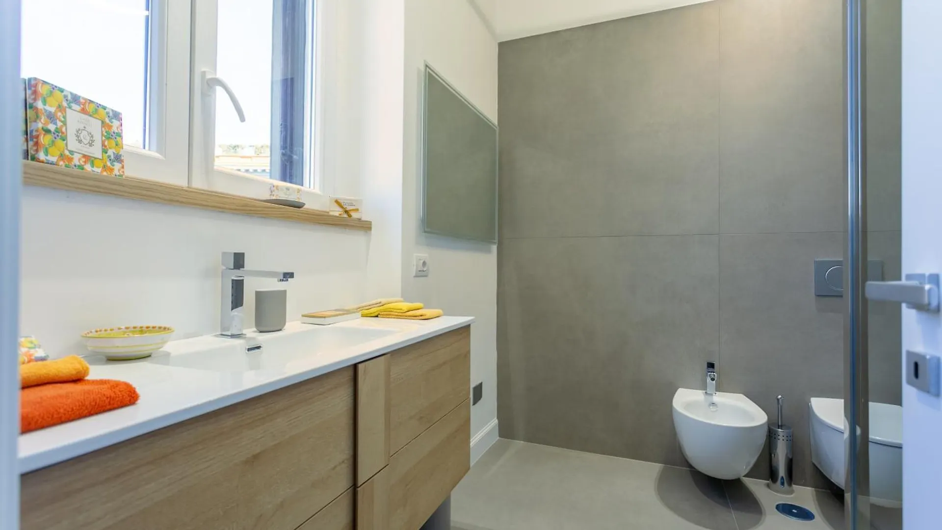 Elegance And Style In The Heart Of Rome Apartment 0*,