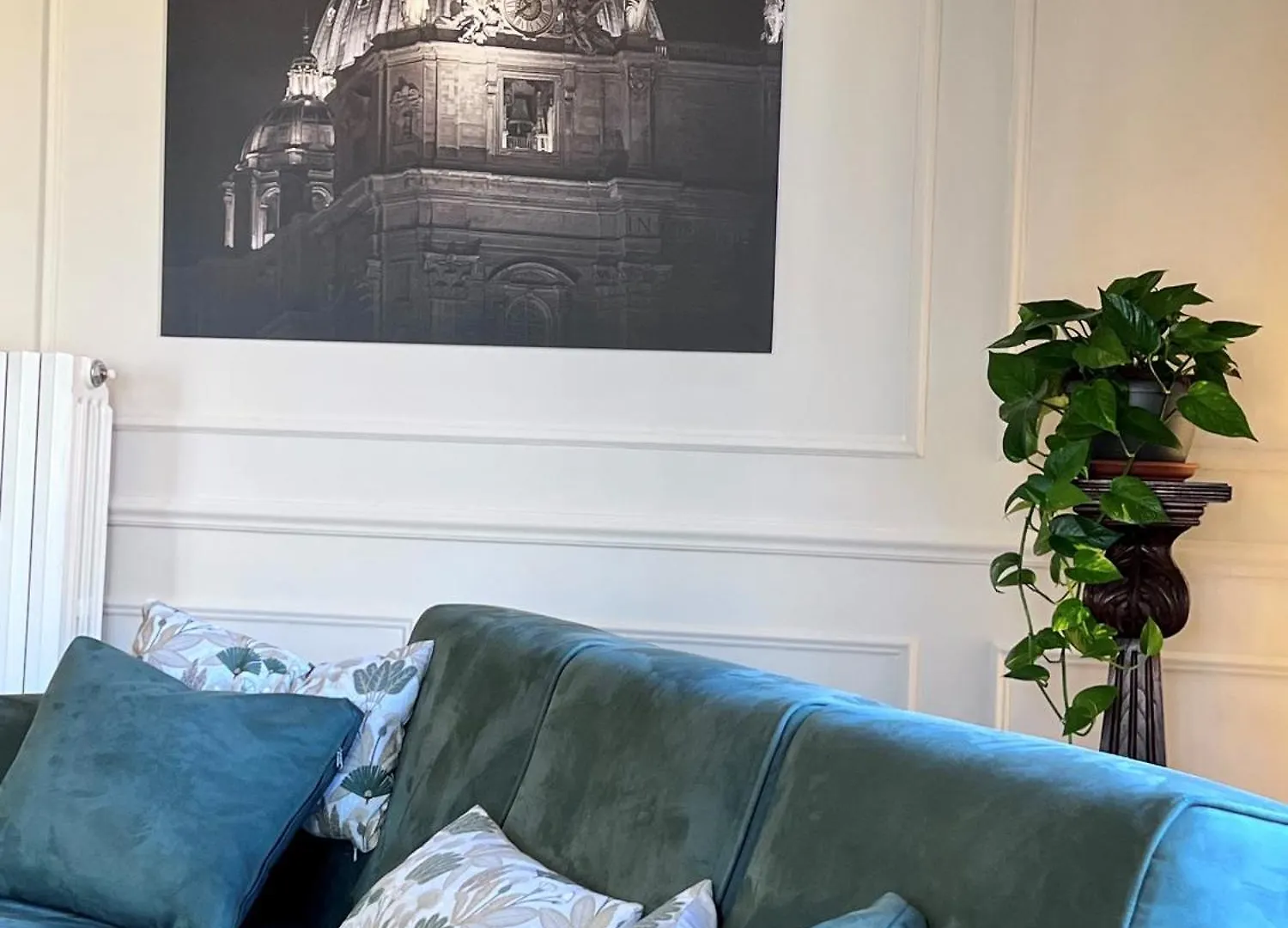 Elegance And Style In The Heart Of Rome Apartment Italy
